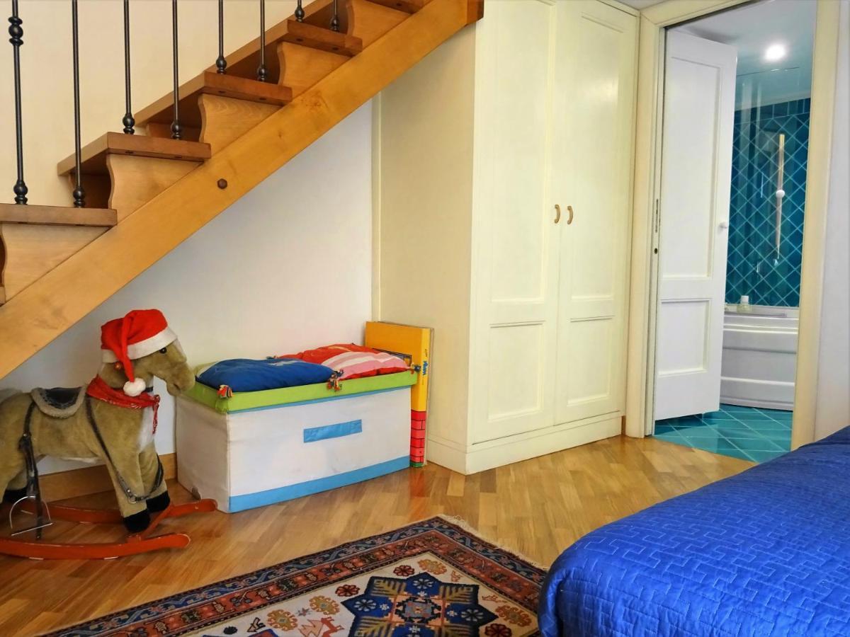 Mezzocannone Holiday House Naples Exterior photo